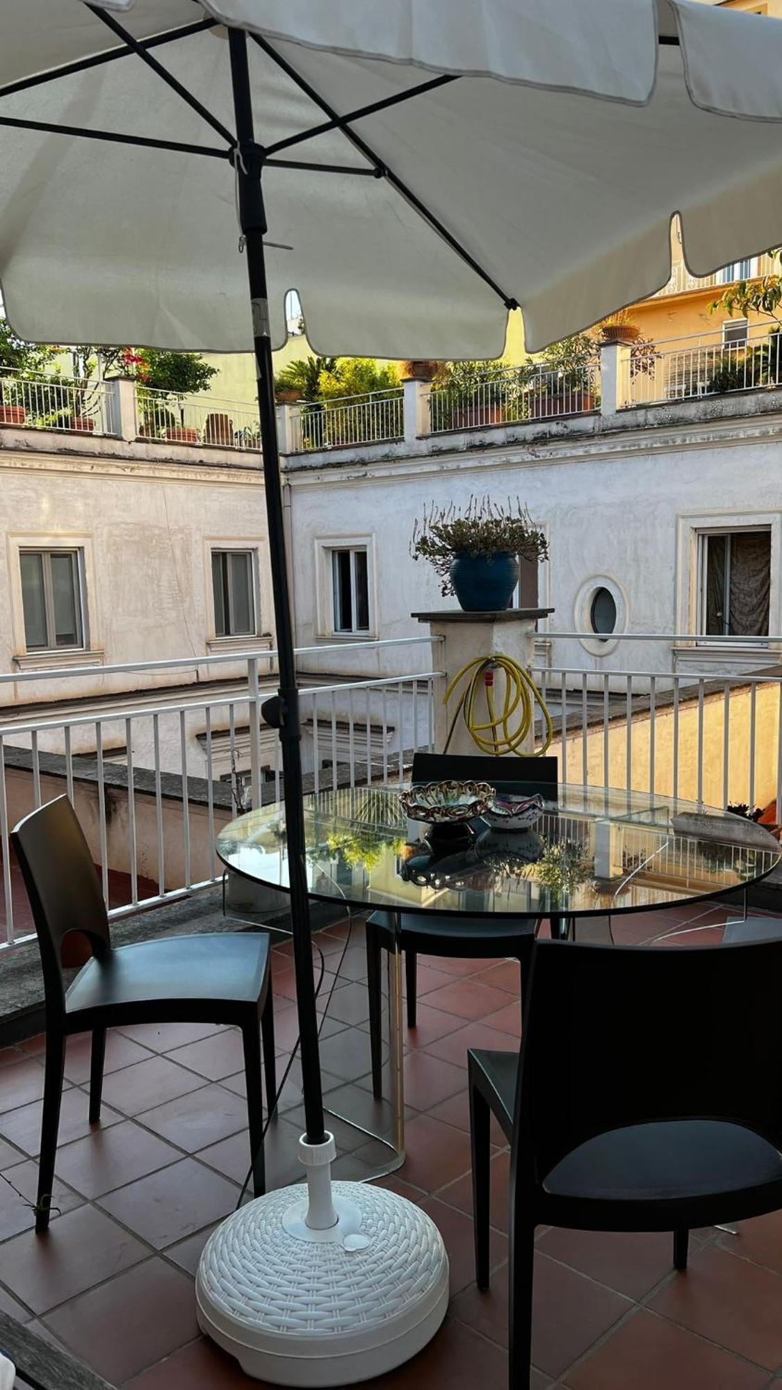Residenza San Teodoro Chiaia Dimora Storica Appartamento